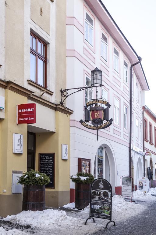 Excalibur Penzion A Restaurace Моравска-Тршебова Экстерьер фото